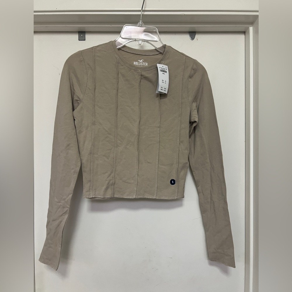 NWT Hollister exposed seam cropped top - long sleeve - size S tan/taupe